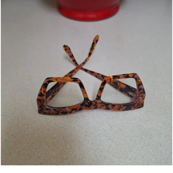 READING GLASSES. - Picture 1 of 1